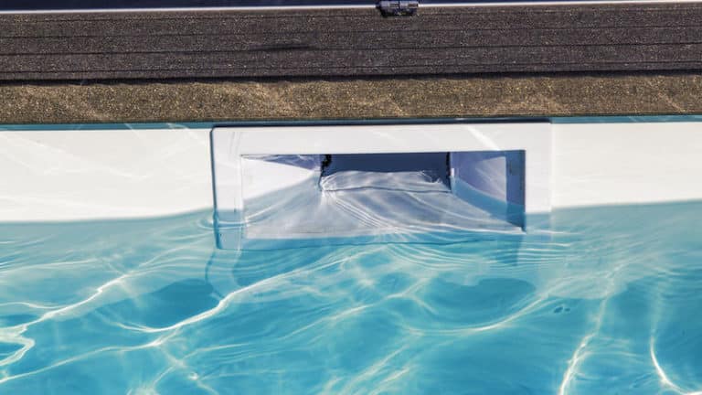 intelligent swimming pool skimmer