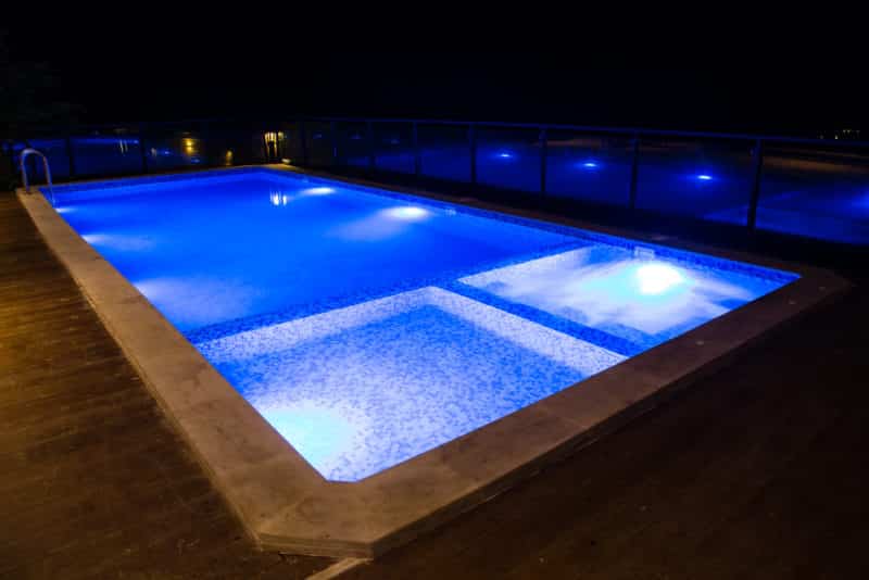 led-pool-night